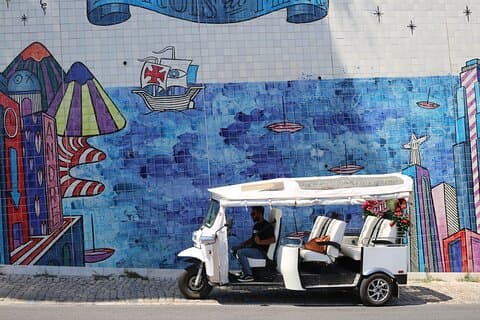 Tour histórico privado de Lisboa en Tuk-Tuk