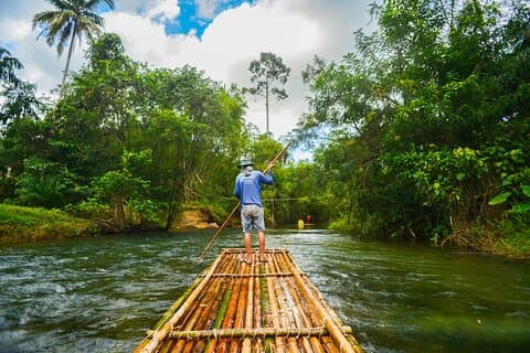 Rafting en bambou et grotte de singe avec jungle de VTT de Phuket