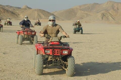Wüstensafari-Tour mit dem ATV Quad und Kamelritt – Hurghada