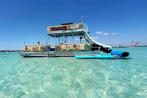 Ziel: Hula Mama Doppeldecker Pontonfahrt zur Krabbeninsel