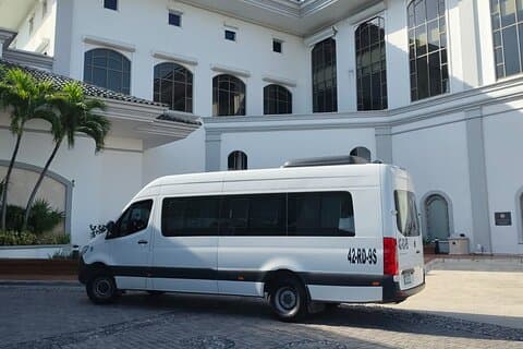 Transportation Playa DE l Carmen to Cancun Airport from 1 to 8 Travelers