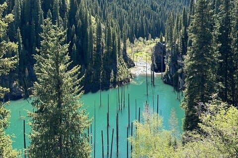 Kolsai et Kaindy Lakes Charyn et Black Canyons 2 - visite d'une journée