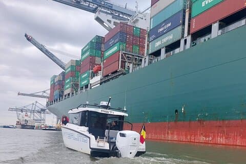 Port of Antwerp Mega Ship Tour in a Luxury Speedboat with Guide