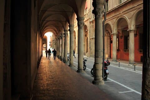 Tour privato a piedi di Bologna Essentials con Guida locale