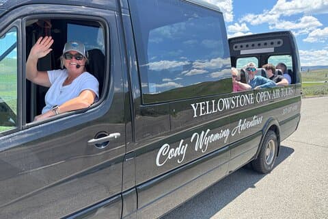 Tour al aire libre en Yellowstone / vidrio con almuerzo y recuerdo de YNP