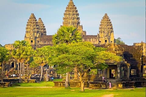 Visite partagée du temple d'Angkor Wat en minivan de luxe