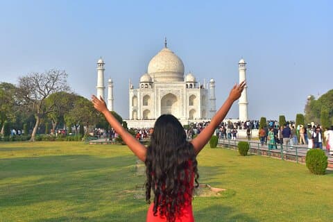 Agra City Highlights with Fatehpur Sikri Overnight Tour