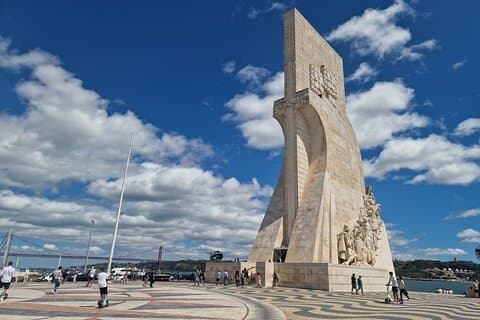 Private Tour Lisbon Half Day:Top Highlights, offer wine bottle