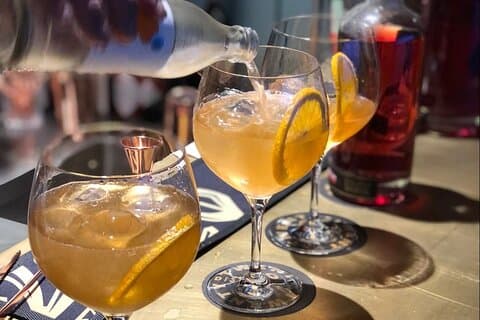 ヌーサ ヒンターランド ドリンク ツアー - 蒸留所、ワイナリー、醸造所