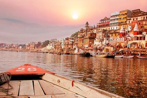 Visita turística a la ciudad de Varanasi, el fuerte Ramnagar y Sarnath