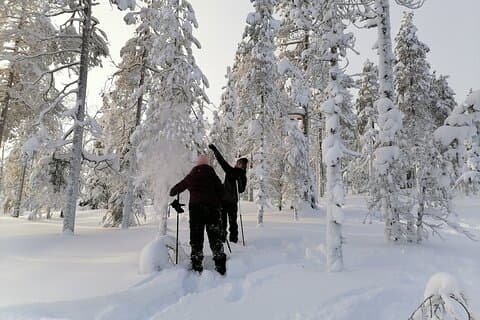 Excursión de un día con raquetas de nieve y pesca en hielo