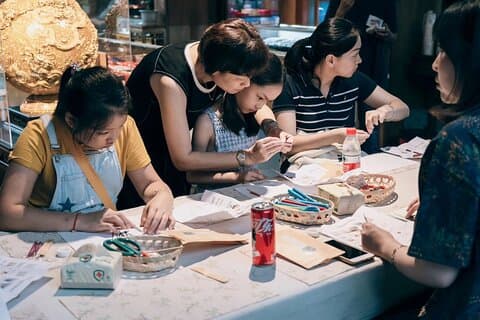 Chengdu-Creëer uw eigen culturele souvenir-Met THEE en snacks