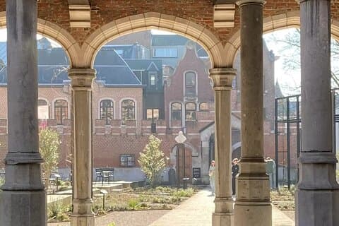 Verloren straten en geheime tuinen Zelfbegeleide audiotour
