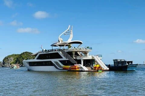 The most luxurious Cruise explore Lan Ha Bay & Cat Ba Island