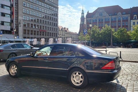 Privé Wroclaw Rit Tour In Luxe Youngtimer Mercedes