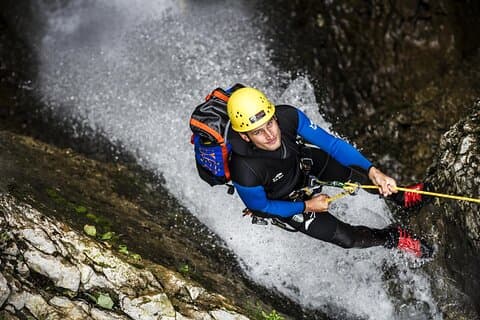 3Hrs Intermediate Canyoning in North Bali (Pickup, Almoço & GoPro)