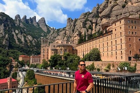 Barcelona: Montserrat + Basilica Access Roundtrip transportation