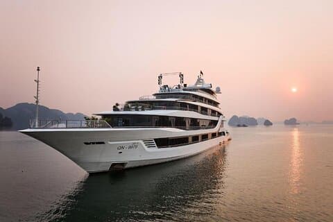 2-Day 6-Star Luxury Cruise Through Ha Long & Lan Ha Bay
