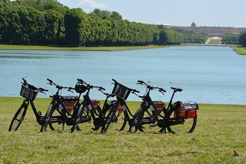 Versailles : 自転車レンタル - マイペースで王立都市を探索