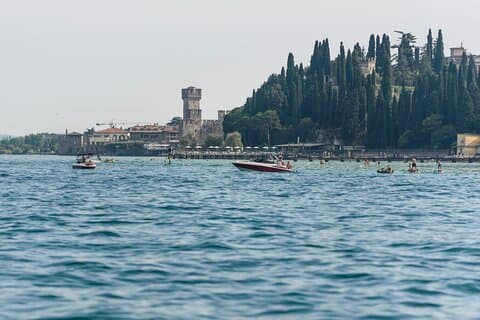 Från Peschiera: Båttur på östkusten till Sirmione