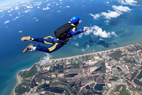 Drop Zone: Thai Sky Adventures Pattaya med returtransport