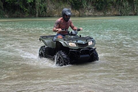Blue Hole ATV Ride en Bamboe Rafting Tour