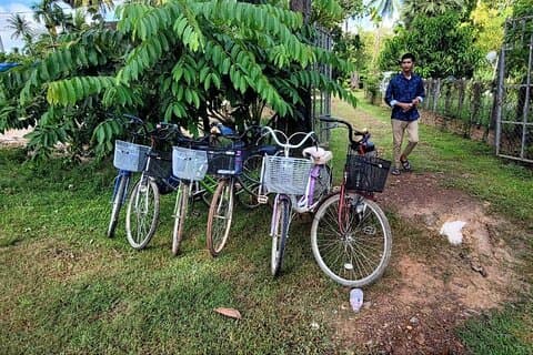 Meio dia de aventura de ciclismo na comunidade de Tbeng, Siem Reap