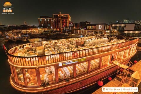 VIP Dhow Cruise at Al Seef 2 - Stunde mit Buffet & Live Tanoura Show