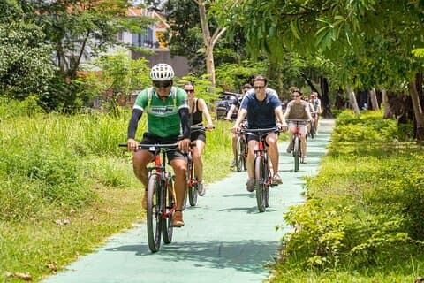 Siem Reap City Bike Tour / E-Bike or Tuk Tuk