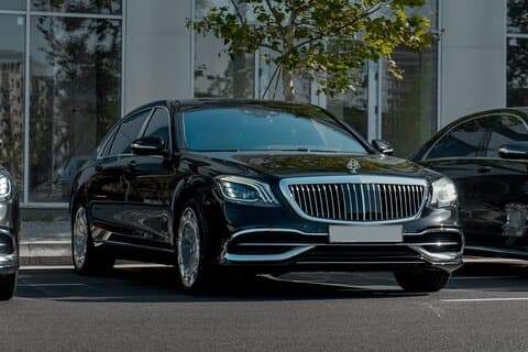 Baku flyplass transfer med S-Klasse Maybach