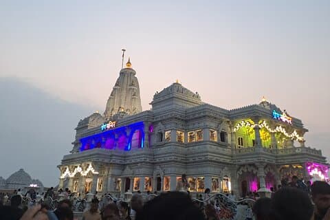 Visite privée spirituelle d'une journée à Vrindavan en voiture (De Delhi)