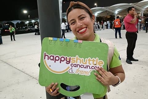 カンクン空港からカンクンホテルゾーンへのプライベート往復送迎