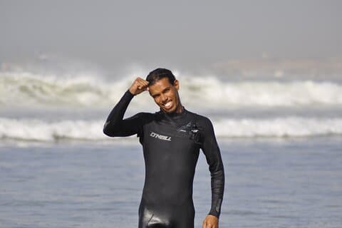 Surfles in Tamraght bij Agadir met lokale coach Ronaldinho