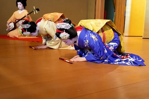 KYOTO：Authentic Maiko Show & Dinner with free-flowing drinks