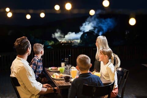 Te Puia : Experiencia Nocturna Indígena Te Pō con Cena