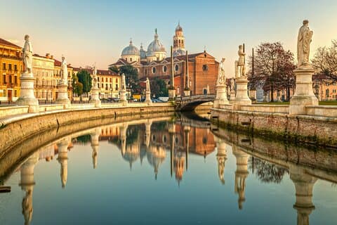 Dagtrip naar Venetië naar Padua Frescoes Canals en Basilica Grandeur
