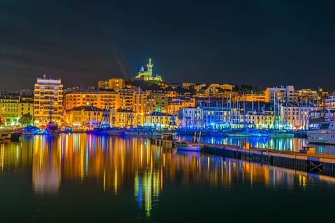 Private 12-stündige Tour Cassis Cap Canaille und Nizza ab Marseille