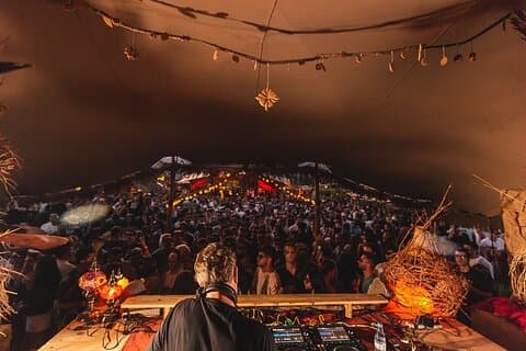 Mendoza Wein, Mittagessen und elektronische Musik Sonnenuntergang Party