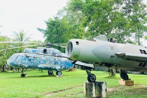 Kampong Phluk Floating Village mit Kriegsmuseum und Killing Field