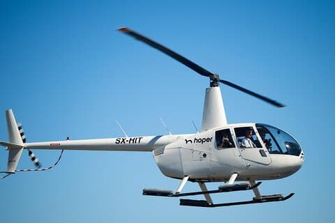 Hop på en helikopter tur omkring Milos, Kimolos og Polyegos