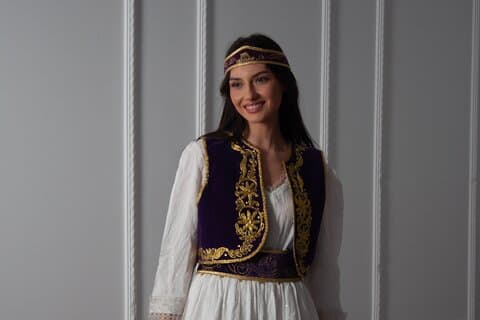 Tirana Fotografering i traditionella albanska kostymer