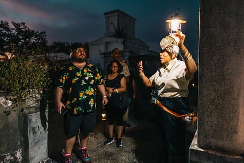Tour Noturno Histórico do Cemitério No. 1 de St. Louis