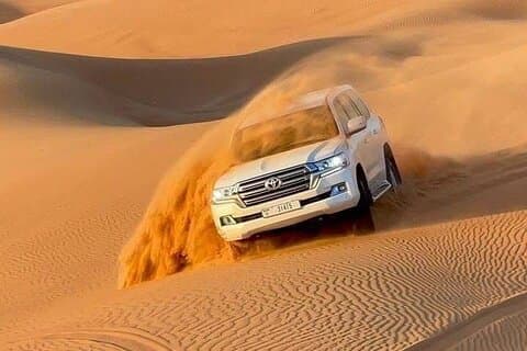 Dubai Desert Safari med dynbashing, kamelritt och grillmiddag