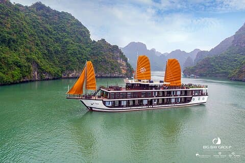 Peony Cruises 2Days/1Night for 5 Star Cruises