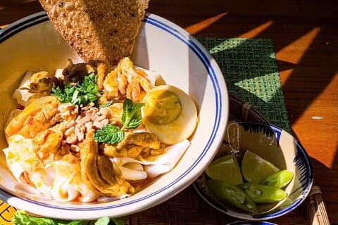 Tour de comida callejera con guía local en Da Nang Michelin