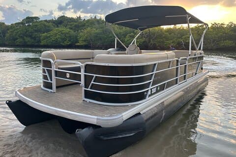 Luxury Pontoon Boat Rentals in Fort Lauderdale