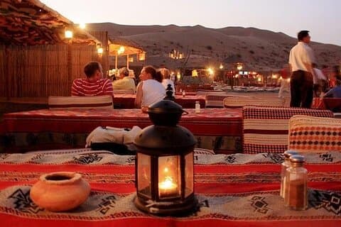 Marrakesch: Agafay Desert - Kamelreiten und Abendessen Show