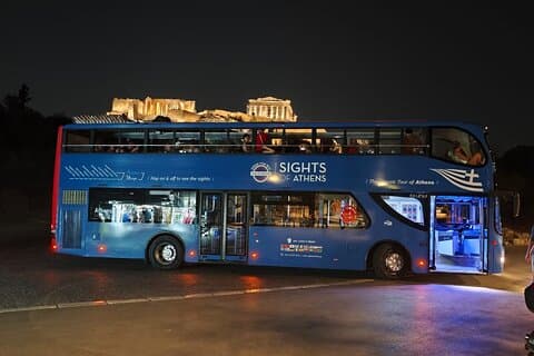 Tour noturno da cidade de Atenas com ônibus aberto