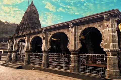 Tre Jyotirlinga & grotte nel Maharashtra