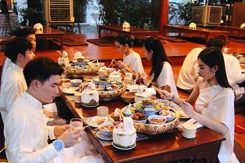 Dîner Khantoke traditionnel et visite culturelle à Chiang Mai